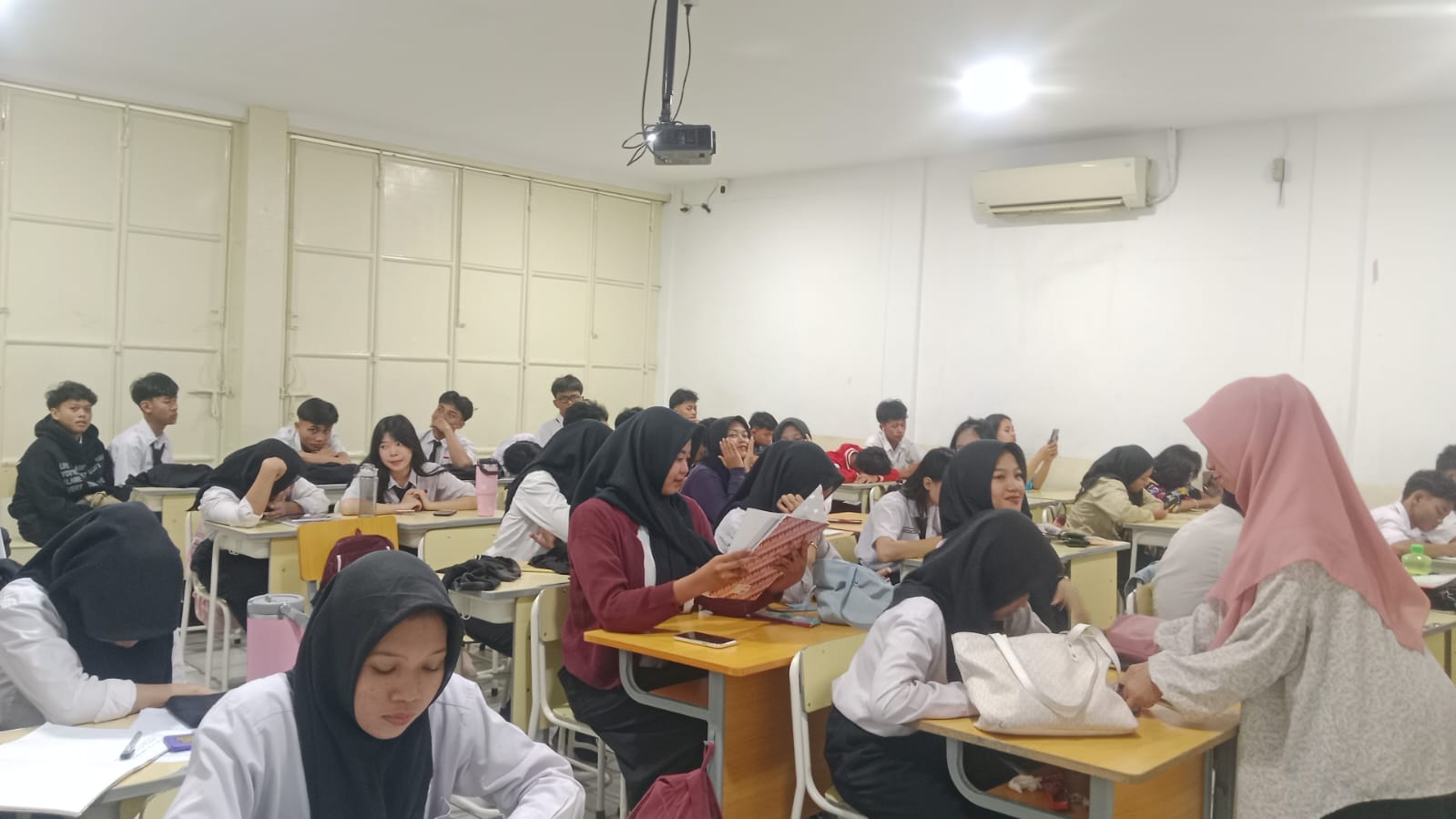 Galeri: Pendalaman Materi Kelas XII - SMK Remaja Pluit